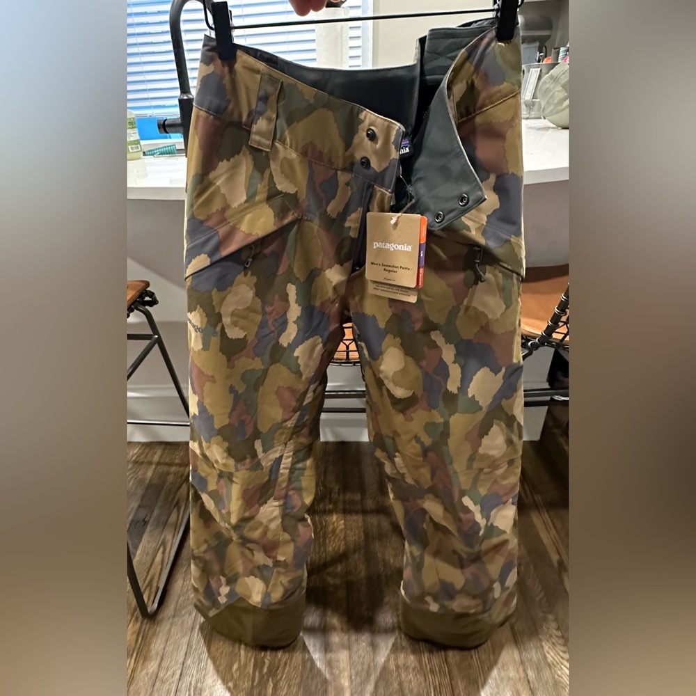 Patagonia men’s snow shot pant NWT / SMALL